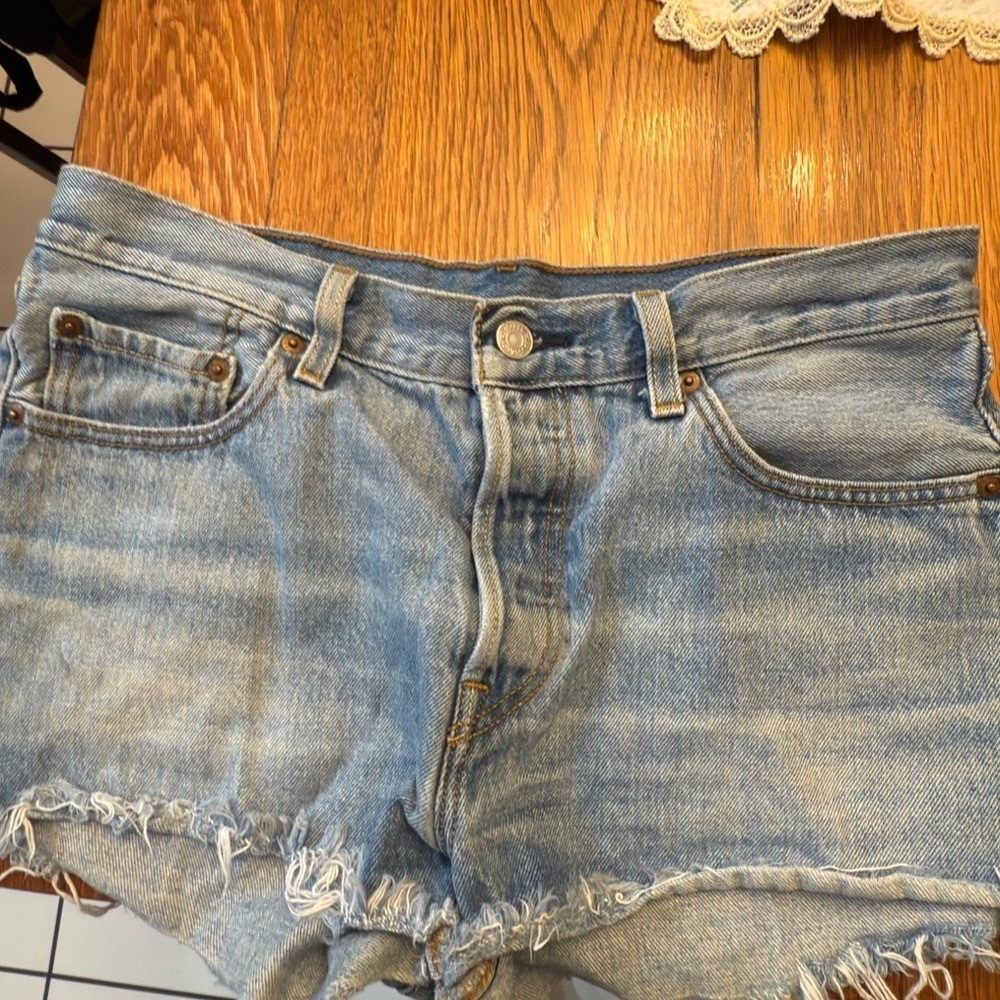 Levi's Light Blue Jean‎ Cut-offs W 29